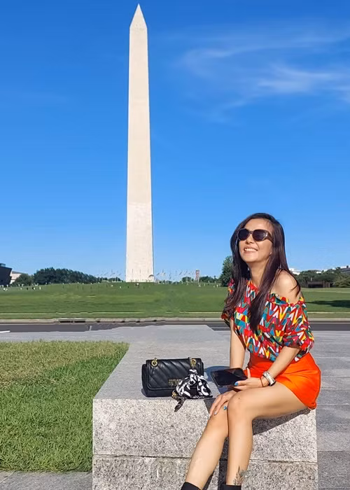 Nữ diễn viên gửi lời cảm ơn đến ông xã vì những chuyến du lịch nước ngoài. "Cảm ơn anh đã luôn cố gắng đưa em đến những nơi chưa bao giờ em nghĩ là mình có thể đến! Khám phá thế giới là giấc mơ, không phải ai cứ cố gắng là có thể! Cần có 1 ông bụt bên đời như anh", Lý Thanh Thảo bày tỏ.