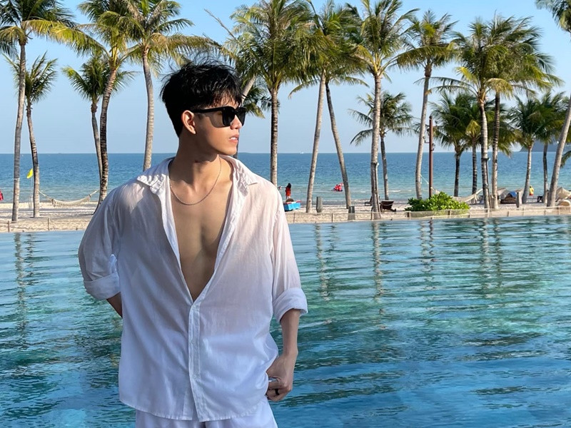 Sở hữu hình thể đẹp, gương mặt điển trai, Minh Kha bén duyên với nghề người mẫu.