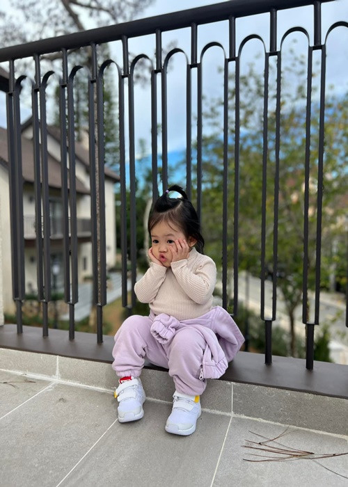 Trang cá nhân của Cường Đô la ngập tràn những khoảnh khắc đáng yêu của bé Suchin.