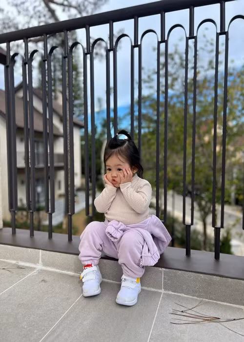 Trang cá nhân của Cường Đô la ngập tràn những khoảnh khắc đáng yêu của bé Suchin.