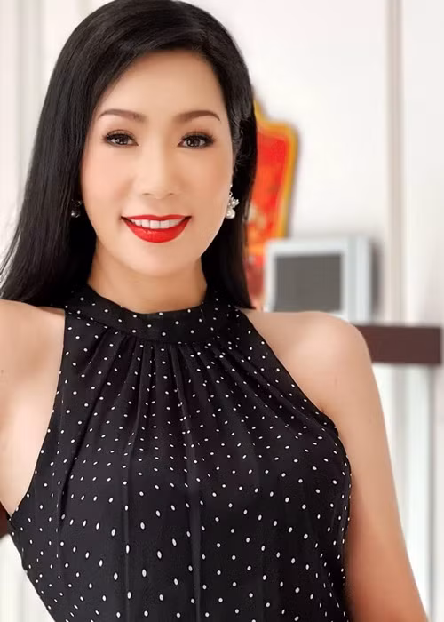 Cách đây không lâu, Trịnh Kim Chi nhận bằng đại học thứ 2, chuyên ngành Ngôn ngữ Anh của trường Đại học Cửu Long (Vĩnh Long).