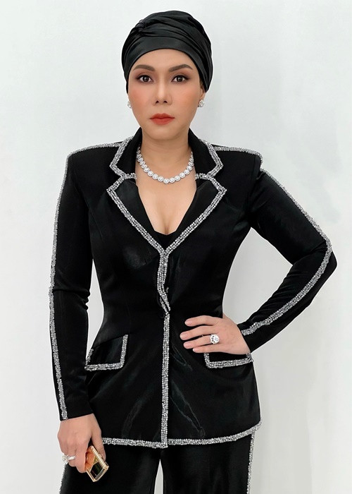 Trong cuộc phỏng vấn với Vietnamnet hồi tháng 2/2022, Việt Hương chia sẻ, cô may mắn vì đến giờ vẫn giữ sức hút sau hơn 20 năm làm nghề. Ảnh: FBNV