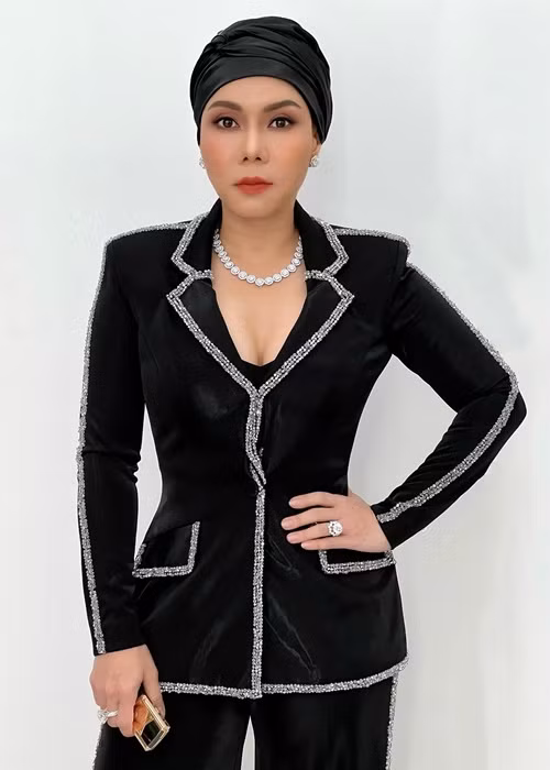 Trong cuộc phỏng vấn với Vietnamnet hồi tháng 2/2022, Việt Hương chia sẻ, cô may mắn vì đến giờ vẫn giữ sức hút sau hơn 20 năm làm nghề. Ảnh: FBNV