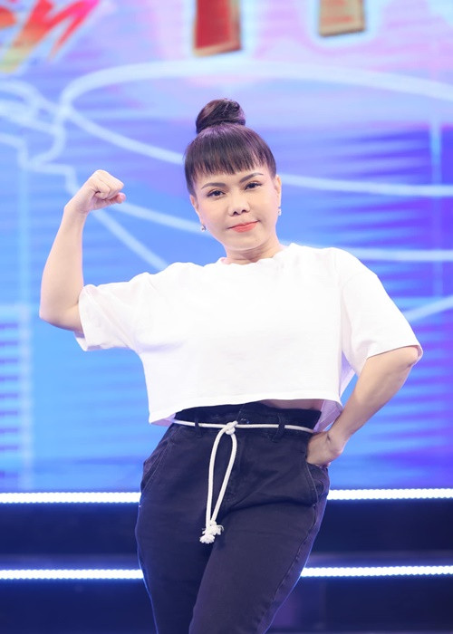 Khi gameshow bùng nổ, Việt Hương đắt show, được xem là một trong 4 nghệ sĩ “quyền lực” trên truyền hình giải trí Việt cùng Hoài Linh, Trấn Thành và Trường Giang. Theo nguồn tin, cô được nhà sản xuất trả cát sê 80 triệu đồng cho một buổi ngồi ghế nóng gameshow. Ảnh: FBNV