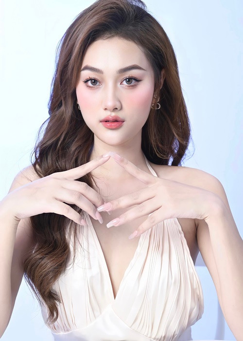 Nguyễn Hải Âu sinh năm 1997, là MC. Cô cũng tham gia Miss Grand Vietnam 2022.