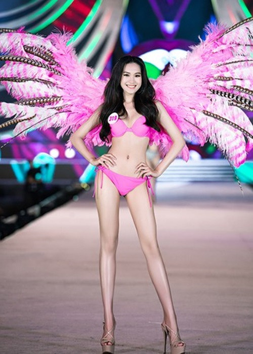 Vẻ quyến rũ, ngọt ngào của chân dài sinh năm 2001 đốn tim nhiều khán giả. Ảnh: Hoa hậu Việt Nam