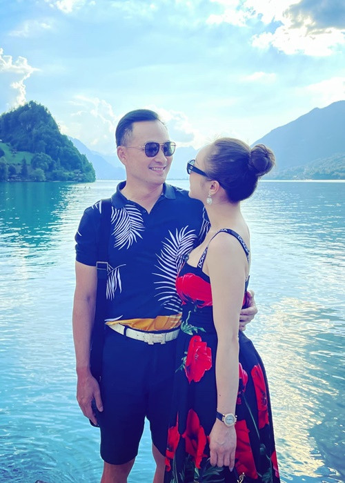 Bà xã của Chi Bảo đếm ngược từng ngày về nước vì nhớ con trai.