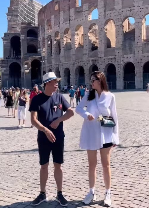 Ông xã của Thanh Tú ghi điểm nhờ hợp tác với vợ khi chụp ảnh, quay video.