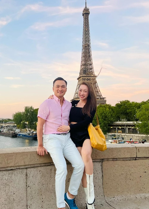 Lý Thùy Chang - Chi Bảo “trốn con” đi du lịch châu Âu. Cặp đôi này ở Pháp, Thụy Sỹ.