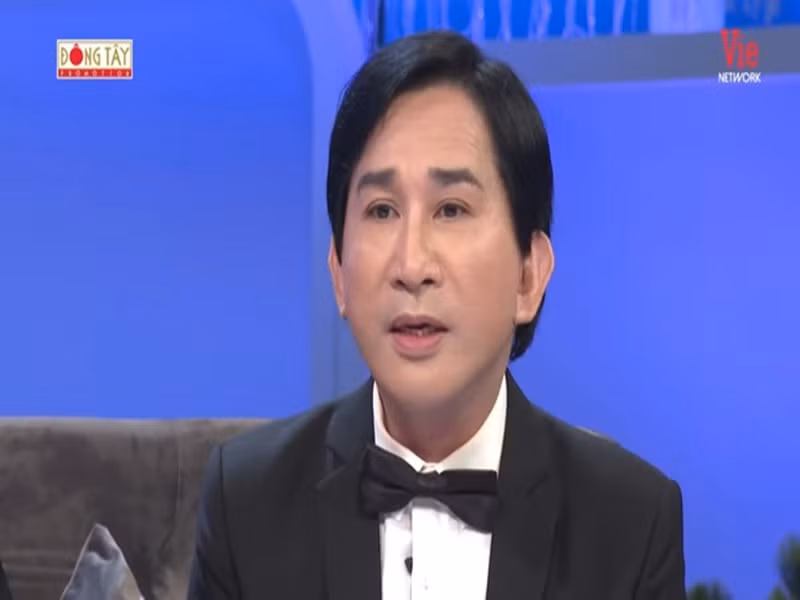 Anh kể, dù biết anh đã kết hôn với Trinh Trinh, một vị khán giả vẫn thổ lộ tình cảm khiến anh rung động. Ảnh: Tiền Phong