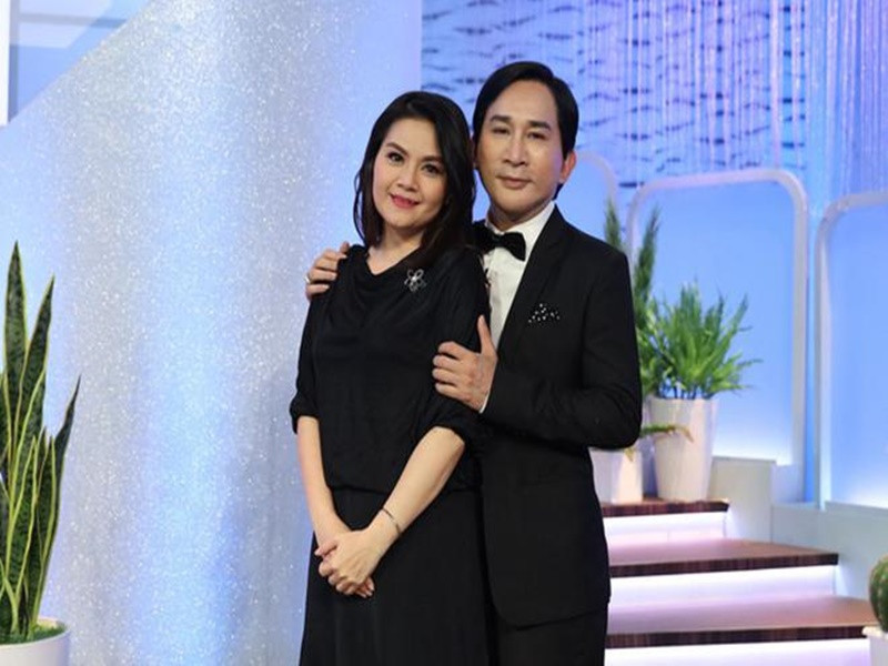 Kim Tử Long thú nhận chuyện ngoại tình trong chương trình Chị em chúng mình lên sóng năm 2020. Ảnh: Gia đình xã hội