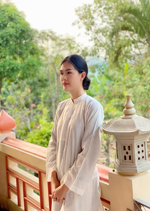 Năm 2021, Ngọc Trinh tiết lộ bản thân bị trầm cảm nặng. Cô tâm sự: “Có lẽ là Trinh thuộc người thiếu thốn tình thương từ bé và rồi những năm tháng vừa qua có quá nhiều biến cố xảy ra với Trinh, chứng kiến từng người thân yêu bên cạnh mất đi, và không ít những sự cố đau lòng trong cuộc sống, khiến cho tinh thần của Trinh bị chao đảo không còn vững vàng nữa. Vì thế tiếp tục nhận lấy thêm tổn thương dồn dập đã làm cho Trinh không đủ dũng sức đối diện được mà sang chấn tâm lý và rơi vào trầm cảm dạng nặng”.