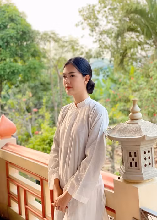 Năm 2021, Ngọc Trinh tiết lộ bản thân bị trầm cảm nặng. Cô tâm sự: “Có lẽ là Trinh thuộc người thiếu thốn tình thương từ bé và rồi những năm tháng vừa qua có quá nhiều biến cố xảy ra với Trinh, chứng kiến từng người thân yêu bên cạnh mất đi, và không ít những sự cố đau lòng trong cuộc sống, khiến cho tinh thần của Trinh bị chao đảo không còn vững vàng nữa. Vì thế tiếp tục nhận lấy thêm tổn thương dồn dập đã làm cho Trinh không đủ dũng sức đối diện được mà sang chấn tâm lý và rơi vào trầm cảm dạng nặng”.