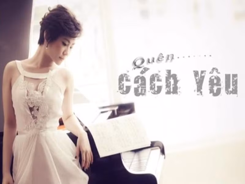 Tên tuổi của Lương Bích Hữu được hâm nóng trở lại vào năm 2011 với hàng loạt bản hit như: “Quên cách yêu”, “Học cách đi một mình”, “Đứt từng đoạn ruột”, “Em yêu anh”, “Gái quê”, “Duyên phận ý trời”. Ảnh: Zing