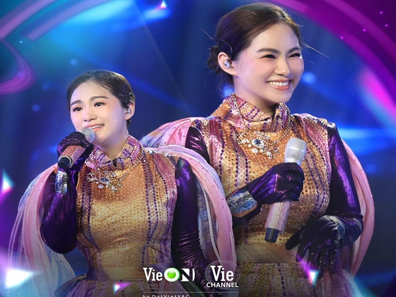 Trấn Thành còn chia sẻ sự nể phục dành cho Lương Bích Hữu khi cô hát ca khúc "Xem như em chẳng may" ở vòng đầu. Nam MC nói: “Tôi nói thật, tôi không biết bạn làm cách nào mà hát được như vậy ở vòng 1. Tôi thề là tôi nể bạn quá!”. Ảnh: Lao động