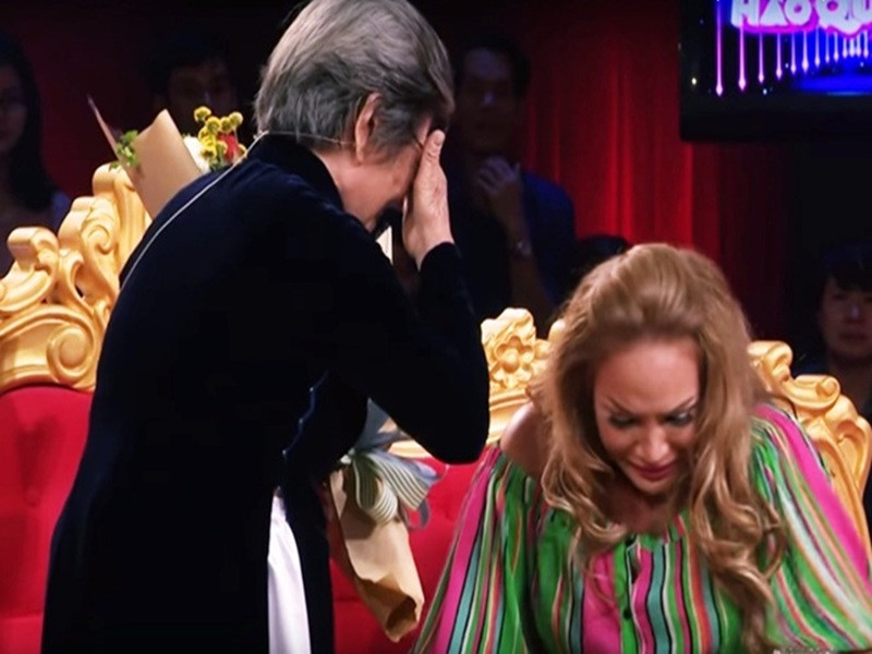 Trong chương trình Sau ánh hào quang, Thanh Hà cho biết, khi cô gần 20 tuổi, sang Mỹ định cư, người mẹ (trên giấy tờ) tiết lộ cho cô sự thật, dì Mười chính là mẹ ruột của cô. Ảnh: Khám phá