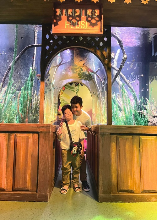 Bé Putin sống cùng bố và ông bà nội sau khi bố mẹ ly hôn.