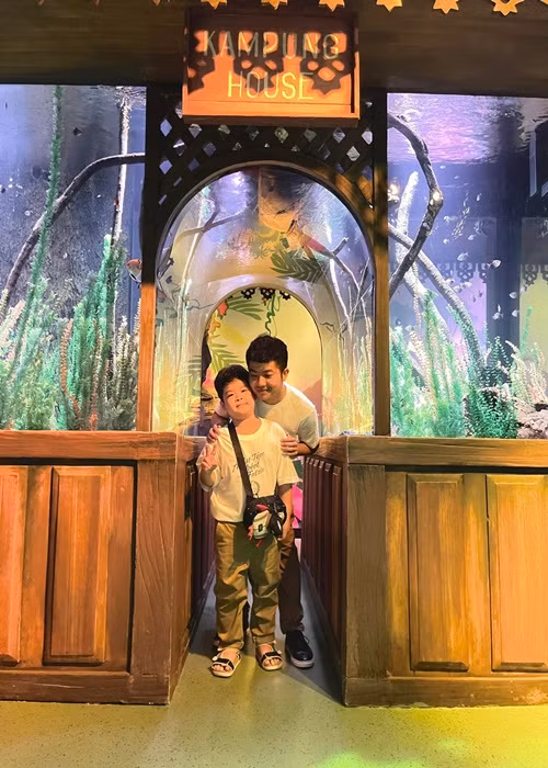 Bé Putin sống cùng bố và ông bà nội sau khi bố mẹ ly hôn.