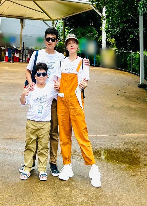 Sau khi ly hôn, Nhật Kim Anh và Bửu Lộc từng có thời gian mâu thuẫn về việc giành quyền nuôi con trai chung.