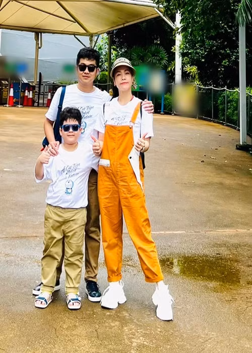 Sau khi ly hôn, Nhật Kim Anh và Bửu Lộc từng có thời gian mâu thuẫn về việc giành quyền nuôi con trai chung.