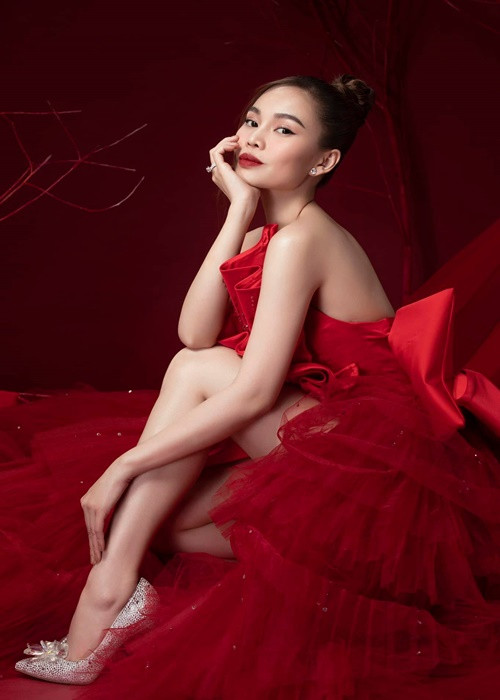 Giang Hồng Ngọc đề nghị fan cuồng nói chuyện lịch sự, nếu vẫn tiếp tục cô sẽ chặn liên hệ.