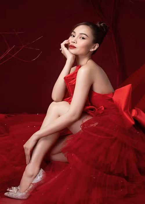 Giang Hồng Ngọc đề nghị fan cuồng nói chuyện lịch sự, nếu vẫn tiếp tục cô sẽ chặn liên hệ.