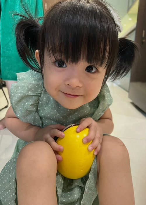 Mới đây, Phí Ngọc Hưng khoe ảnh con gái và bày tỏ bé Bona là tình yêu lớn của mình.