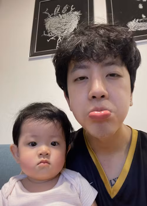 Phí Ngọc Hưng khoe ảnh con gái hai má phúng phính.