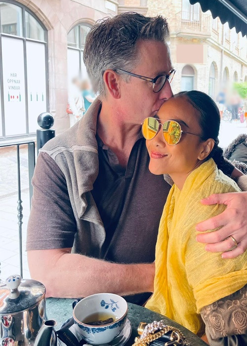 Cách đây không lâu, Đoan Trang kỷ niệm 10 năm ngày cưới với ông xã Johan Wicklund.