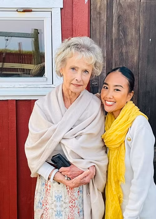 Chan dung me chong ngoai quoc 80 tuoi cua Doan Trang