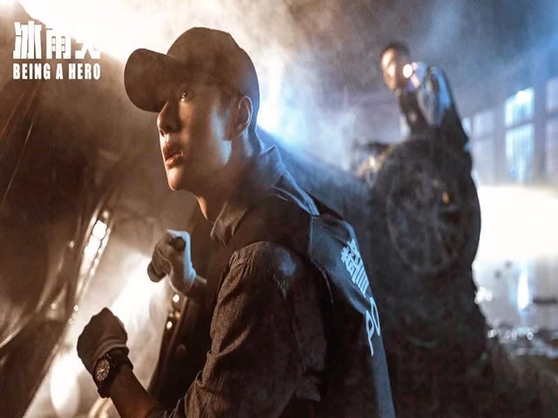 Vương Nhất Bác đóng Trần Vũ trong "Băng vũ hỏa". Ảnh: Harper's Bazaar Vietnam