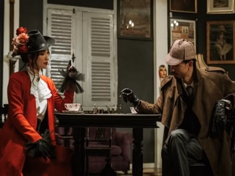 Phương Anh Đào có giọng hát tốt. Cô từng song ca cùng rapper Đen Vâu trong MV “Lối nhỏ”. Một số người hâm mộ đặt cho Phương Anh Đào biệt danh ''nàng thơ'' của Đen Vâu khi cô diễn xuất trong một số MV của nam rapper này như “Bài này chill phết”, “Lối nhỏ”. Ảnh: Vietnamnet