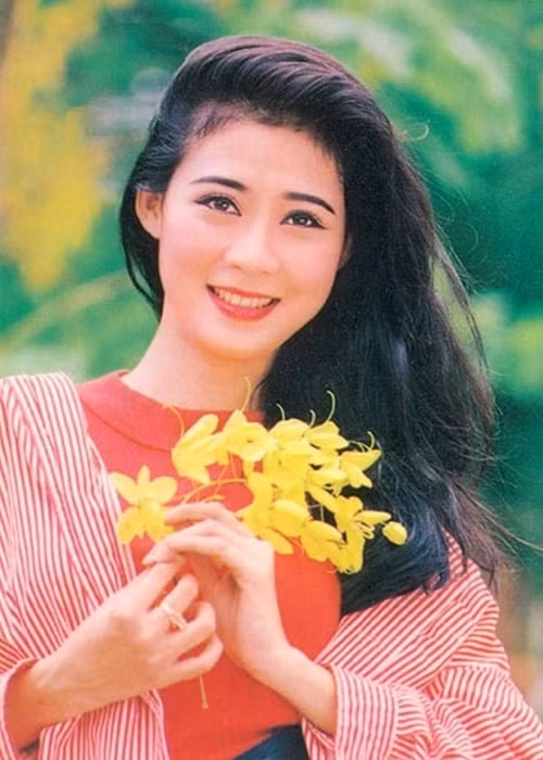  Diễm Hương sinh năm 1970, tốt nghiệp trường Nghệ thuật Sân khấu 2 (nay là trường Đại học Sân khấu Điện ảnh TP HCM). Ảnh: Tiền Phong
