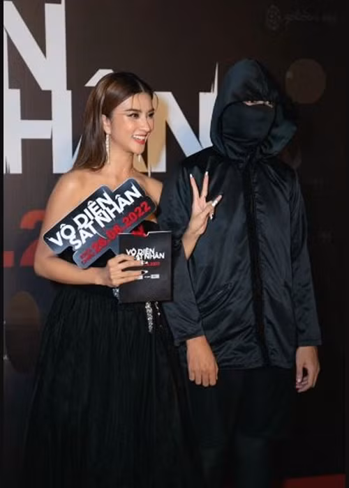 Phía ban tổ chức chưa lên tiếng khi màn hù dọa các khách mời gây tranh cãi. Ảnh: Dân Trí