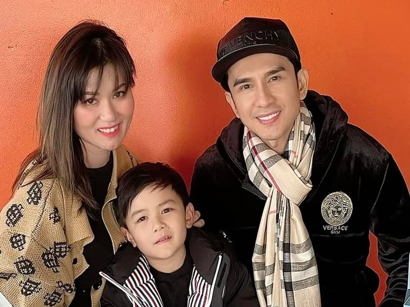 Năm 2017, hạnh phúc thêm viên mãn khi bà xã Đan Trường sinh con trai đầu lòng Thiên Từ.