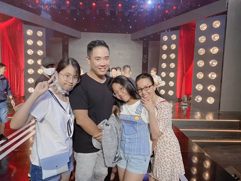 Sau khi kết hôn, vợ chồng Cẩm Ly - Minh Vy lần lượt có hai cô con gái Cẩm Uyên và Cẩm Anh. Ảnh: FBNV