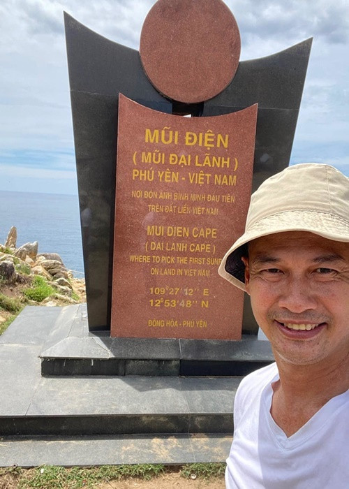 Mới đây, trên trang cá nhân, Tiết Cương khoe ảnh ở Phú Yên. Bà xã của nam diễn viên - Ngọc Thưởng cũng chia sẻ hình ảnh ở Phú Yên. Ảnh: Yan