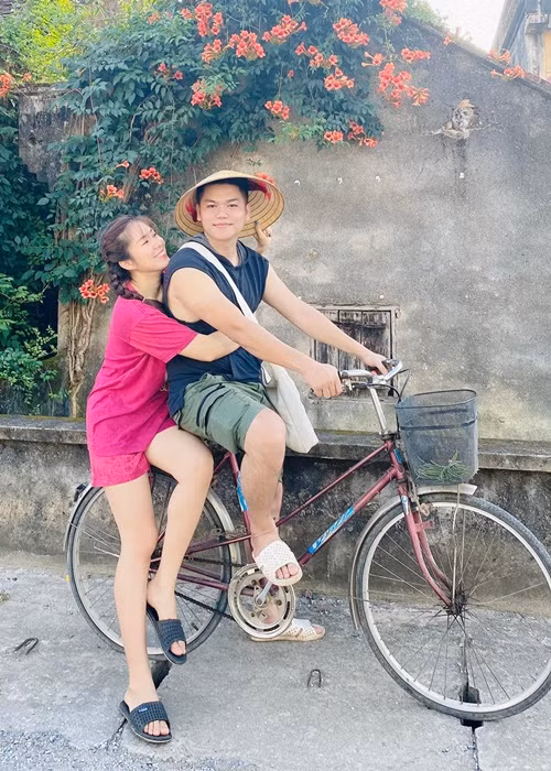 Lê Phương và chồng kém 7 tuổi vẫn mặn nồng sau 6 năm về chung một nhà.