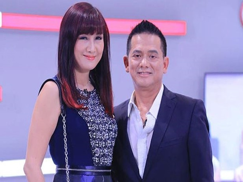 Trong chương trình Gõ cửa thăm nhà, vợ chồng Hiền Mai cho biết, cả hai nhiều lần tính chuyện ly hôn do quá áp lực cuộc sống và việc hai bà sui không hợp nhau khi ở chung nhà. Đến khi ngồi lại nói chuyện, vợ chồng nữ diễn viên mới hiểu nhau hơn. Ảnh: Dân Trí