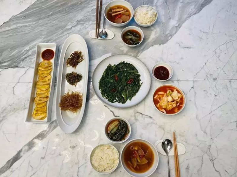 Sau khi kết hôn, Son Ye Jin chăm chỉ nấu nướng. Ảnh: Vietnamnet