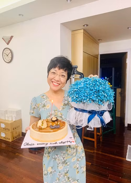 Trước đó, cô đón sinh nhật tại Lạng Sơn bên bạn bè thân thiết.