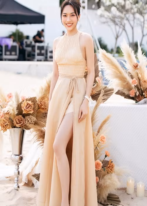 Diệu Nhi từng cho biết, cô tin mình có nguồn năng lượng tích cực để người bên cạnh cảm thấy vui vẻ, thoải mái nên quen được người đẹp trai, học giỏi, gia đình tử tế như Anh Tú. Ảnh: FBNV