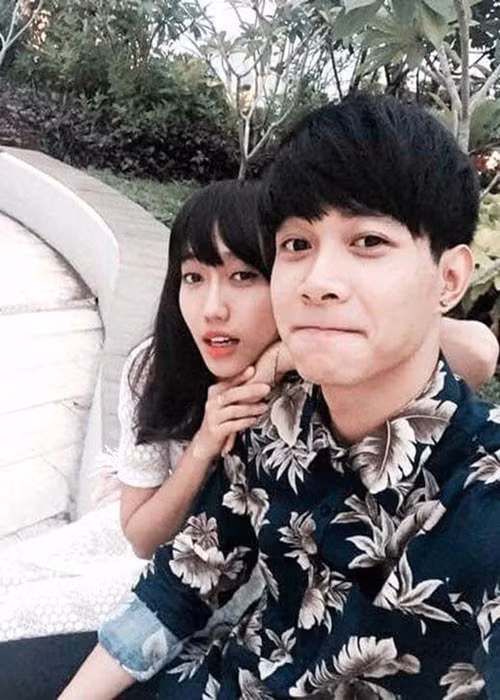 Anh Tú và Diệu Nhi công khai hẹn hò năm 2015. Đến năm 2019, cả hai bí mật kết hôn. Có tin đồn Diệu Nhi sinh con cho Anh Tú vào năm 2021. Hiện tại, cặp đôi “chị em” chuẩn bị cho đám cưới. Ảnh: PLO