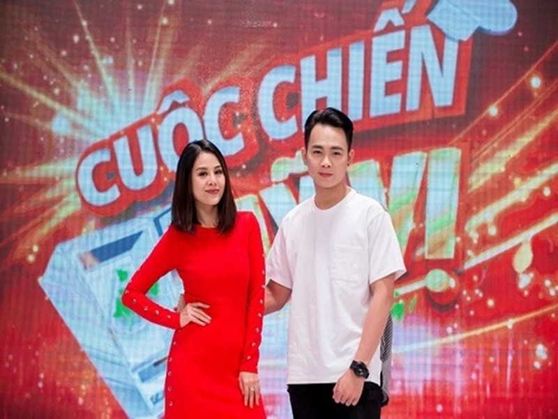 Nam Thư từng vướng tin đồn hẹn hò với quán quân Cười xuyên Việt 2016 Anh Tú. Trong cuộc phỏng vấn với Nhịp sống Việt, Anh Tú khẳng định anh và Nam Thư chỉ là đồng nghiệp. Ảnh: Vietnamnet