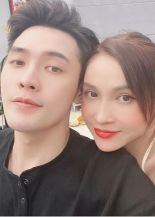 Từ năm 2020, Khả Như vướng tin đồn "phim giả tình thật" với Võ Đăng Khoa sau khi cả hai đóng phim "Chàng khờ si tình". Đối mặt với nghi vấn tình cảm, Khả Như và Võ Đăng Khoa không phủ nhận hay giải thích. Ảnh: Saostar