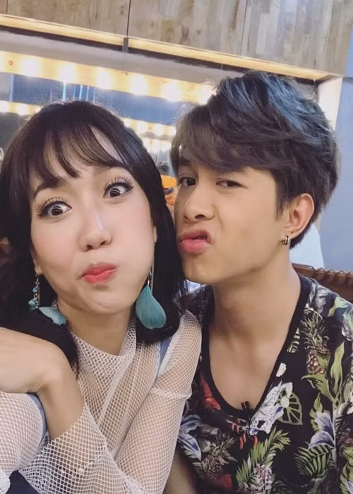 Trước khi đăng ký kết hôn, cả hai hẹn hò được vài năm. Ảnh: VOV