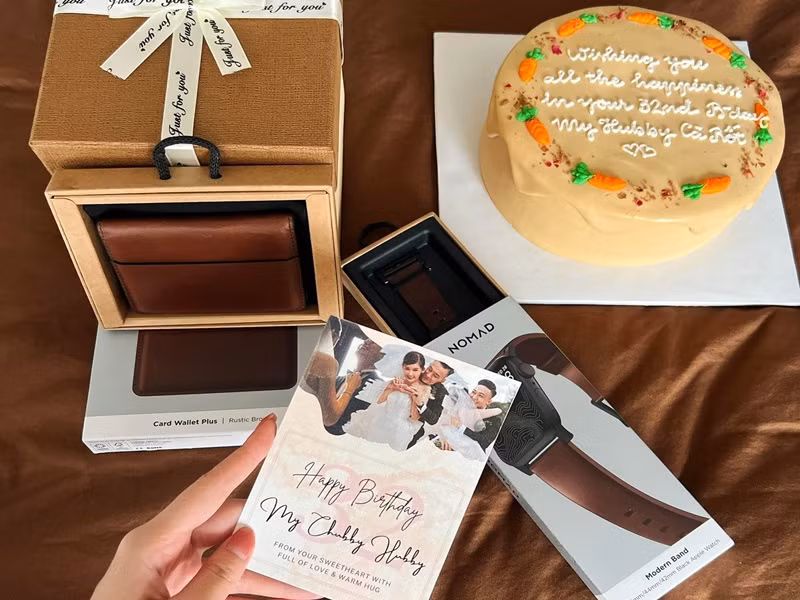 Ngân Anh tặng bánh sinh nhật, các món đồ hiệu cho nửa kia. Ảnh: FBNV