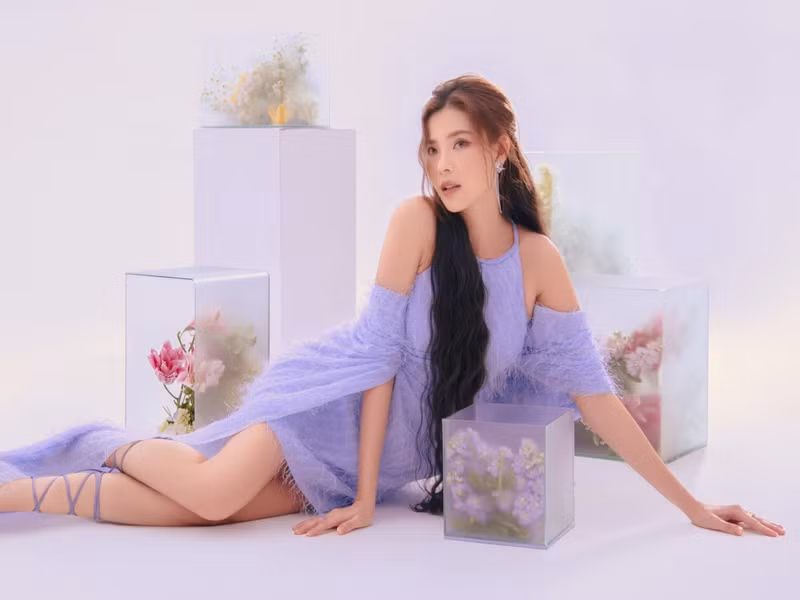 Bà xã Lương Thế Thành sở hữu body quyến rũ với vòng một căng tràn, eo thon, vòng ba nảy nở.