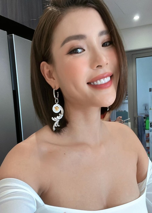 Về áp lực giữ hạnh phúc, Thúy Diễm cho biết tiêu chí duy nhất là tạo dựng niềm tin cho nhau.