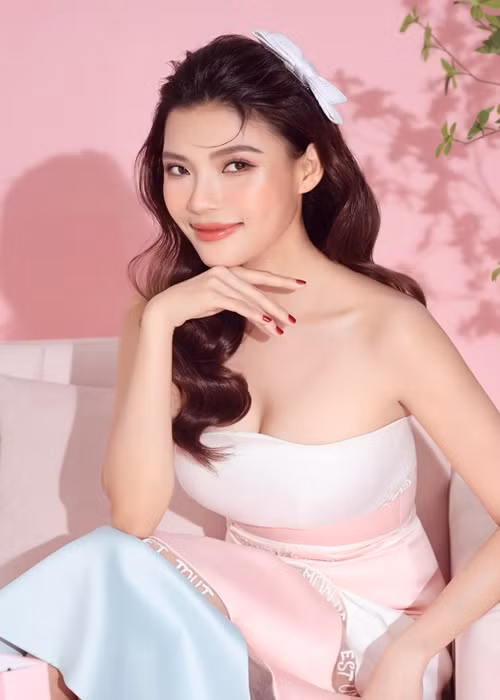 Thúy Diễm chia sẻ trên Sức khỏe và đời sống, cô cảm thấy hạnh phúc khi Lương Thế Thành biết lắng nghe vợ, để ý và quan tâm những điều nhỏ trong cuộc sống.